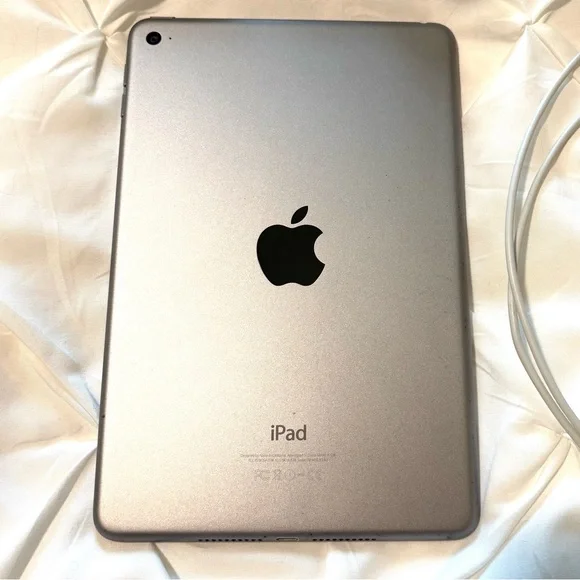Ipad Mini 4 Space Grey 128G wifi tablet with Lightening cable - Picture 5 of 6
